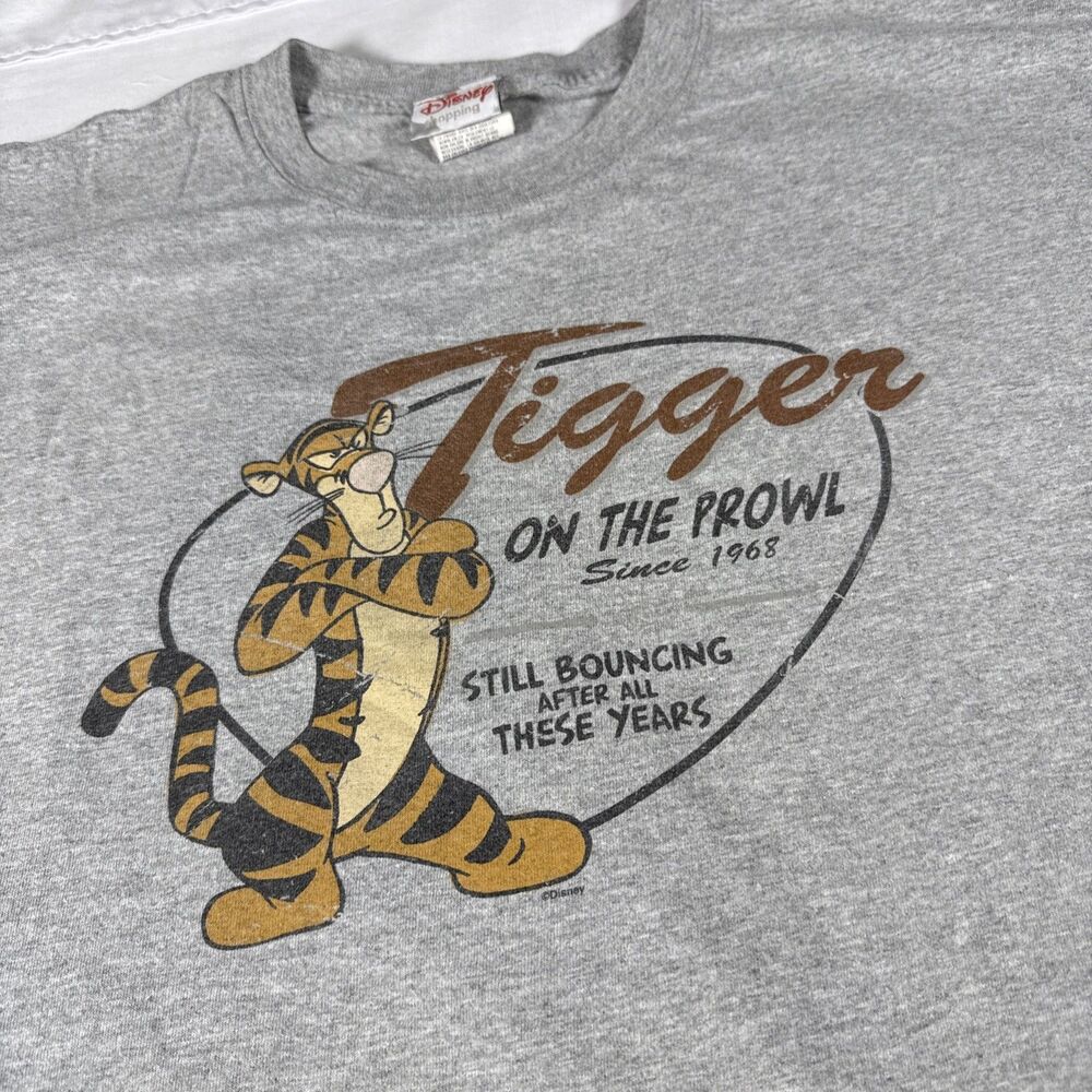 Rare Vintage Tigger on the Prowl Disney World Shirt. Size XL